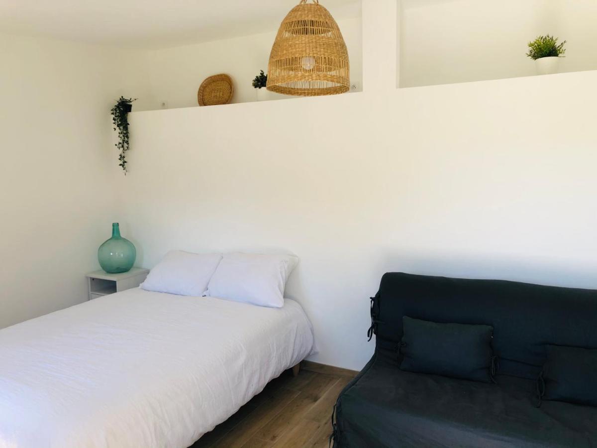 Hotel Le Cabanon Collobrières Esterno foto