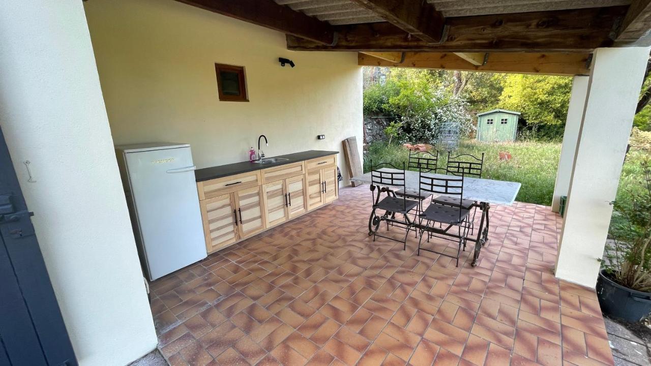 Hotel Le Cabanon Collobrières Esterno foto
