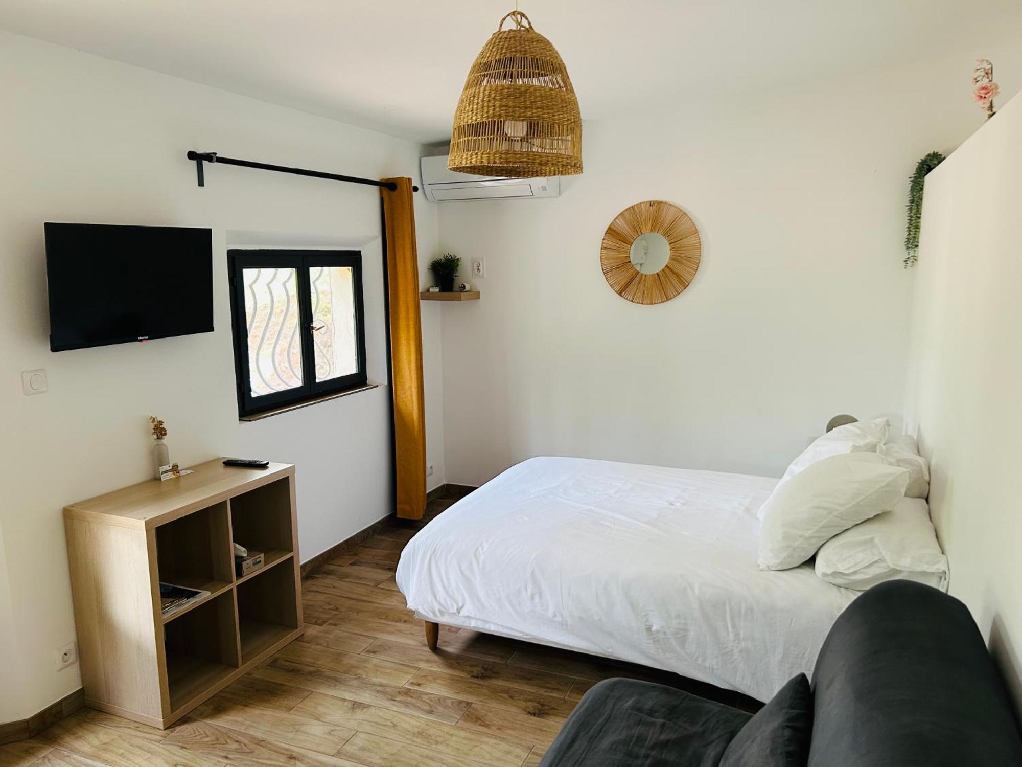 Hotel Le Cabanon Collobrières Esterno foto